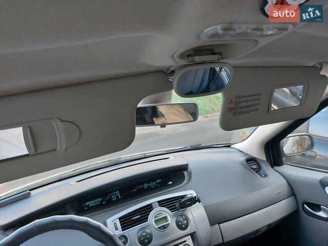 Серый Рено Сценик, объемом двигателя 2 л и пробегом 217 тыс. км за 5700 $, фото 9 на Automoto.ua