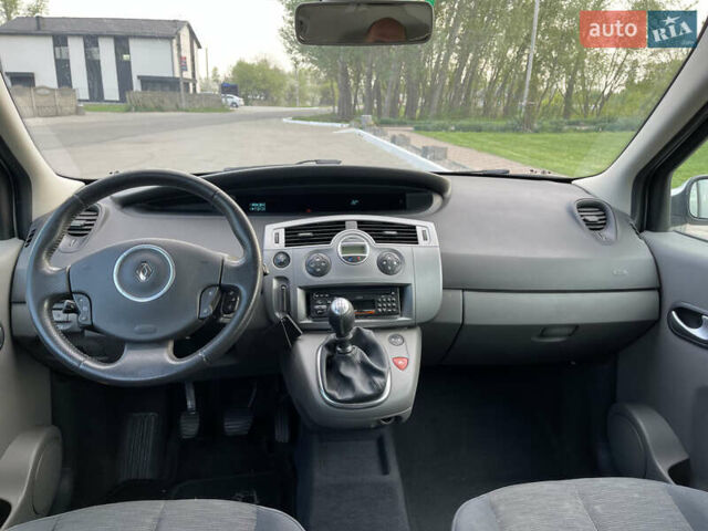 Серый Рено Сценик, объемом двигателя 2 л и пробегом 212 тыс. км за 5600 $, фото 23 на Automoto.ua