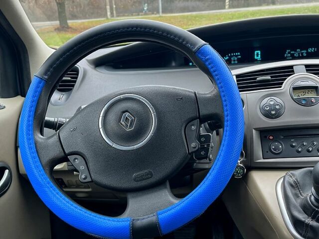 Серый Рено Сценик, объемом двигателя 1.5 л и пробегом 280 тыс. км за 4750 $, фото 7 на Automoto.ua