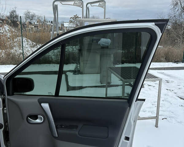 Серый Рено Сценик, объемом двигателя 1.6 л и пробегом 255 тыс. км за 5200 $, фото 13 на Automoto.ua