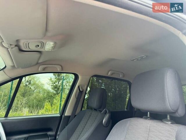 Серый Рено Сценик, объемом двигателя 2 л и пробегом 174 тыс. км за 5750 $, фото 20 на Automoto.ua