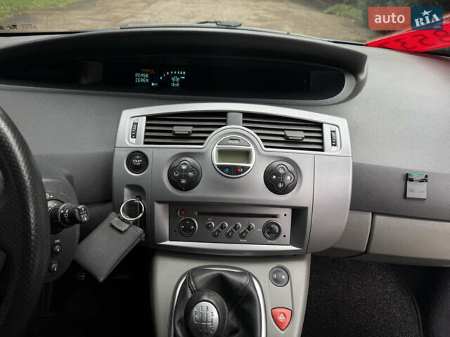 Серый Рено Сценик, объемом двигателя 1.6 л и пробегом 190 тыс. км за 5650 $, фото 25 на Automoto.ua