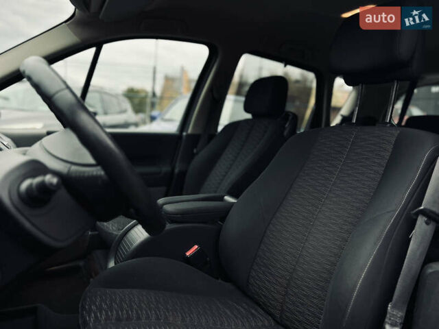 Сірий Рено Сценік, об'ємом двигуна 2 л та пробігом 128 тис. км за 7100 $, фото 20 на Automoto.ua