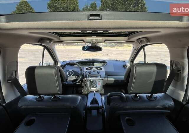 Серый Рено Сценик, объемом двигателя 2 л и пробегом 282 тыс. км за 6990 $, фото 17 на Automoto.ua