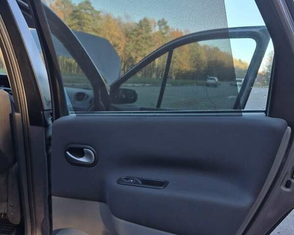 Серый Рено Сценик, объемом двигателя 1.6 л и пробегом 158 тыс. км за 5600 $, фото 31 на Automoto.ua