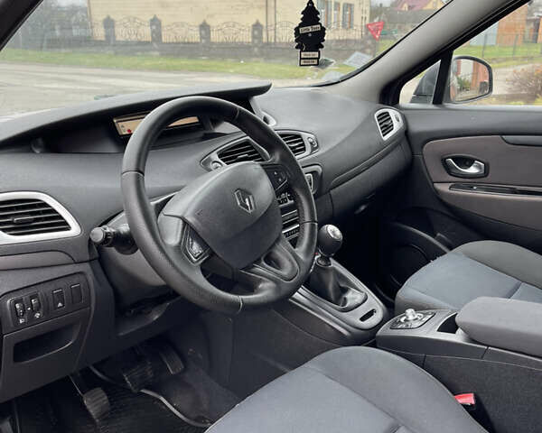 Сірий Рено Сценік, об'ємом двигуна 1.5 л та пробігом 268 тис. км за 6450 $, фото 14 на Automoto.ua