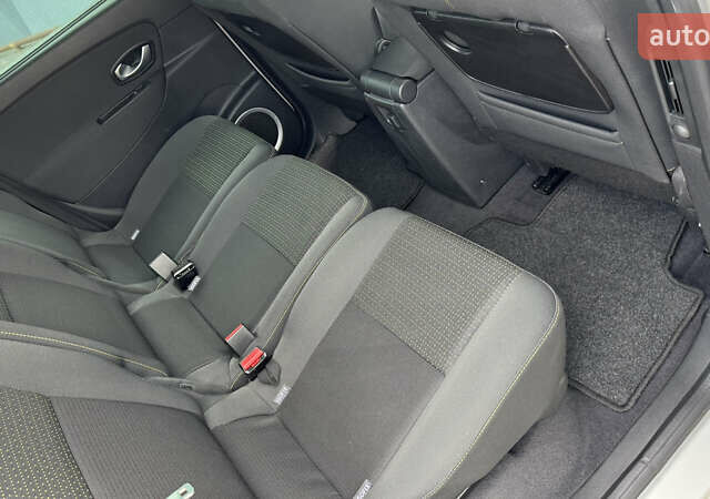 Рено Сценик 2009 в Виннице на Automoto.ua Серый Рено Сценик, объемом двигателя 0 л и пробегом 220 тыс. км за 7750 $, фото 42 на Automoto.ua