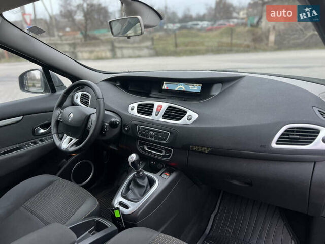 Сірий Рено Сценік, об'ємом двигуна 1.6 л та пробігом 176 тис. км за 7700 $, фото 26 на Automoto.ua