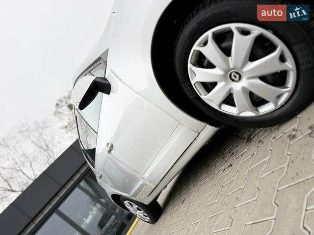 Серый Рено Сценик, объемом двигателя 1.6 л и пробегом 196 тыс. км за 6700 $, фото 18 на Automoto.ua