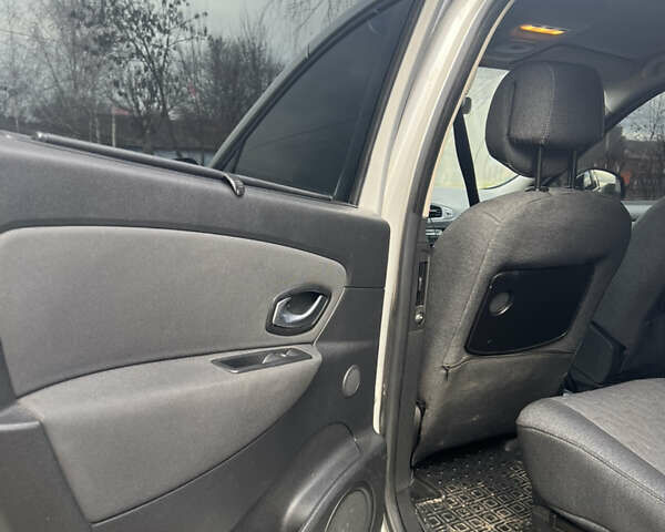 Серый Рено Сценик, объемом двигателя 1.6 л и пробегом 291 тыс. км за 6200 $, фото 7 на Automoto.ua