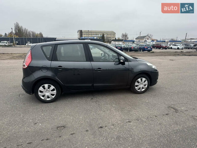 Серый Рено Сценик, объемом двигателя 1.6 л и пробегом 218 тыс. км за 7800 $, фото 11 на Automoto.ua