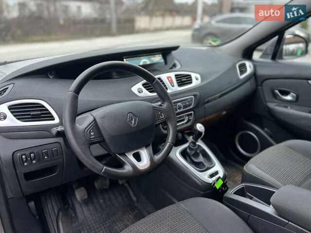 Сірий Рено Сценік, об'ємом двигуна 1.6 л та пробігом 176 тис. км за 7700 $, фото 21 на Automoto.ua