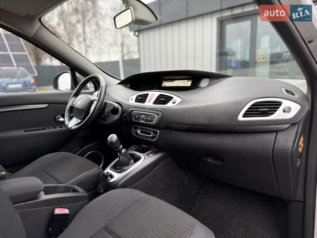 Серый Рено Сценик, объемом двигателя 1.6 л и пробегом 196 тыс. км за 6700 $, фото 101 на Automoto.ua