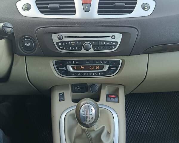 Сірий Рено Сценік, об'ємом двигуна 1.46 л та пробігом 215 тис. км за 5950 $, фото 12 на Automoto.ua