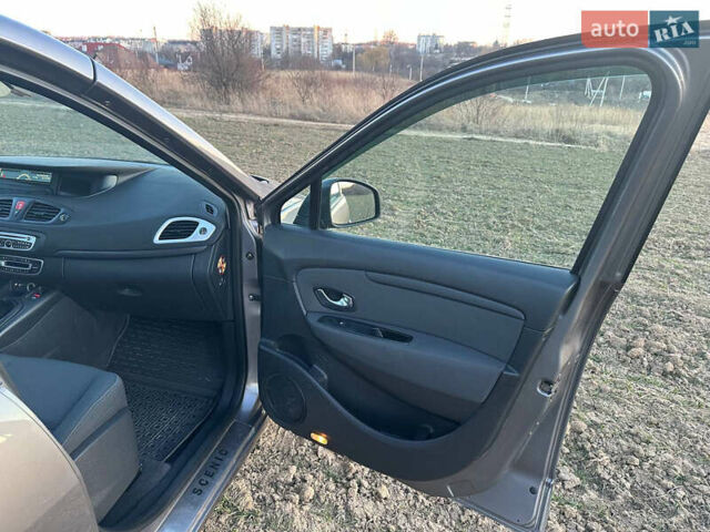 Серый Рено Сценик, объемом двигателя 1.9 л и пробегом 300 тыс. км за 6200 $, фото 54 на Automoto.ua