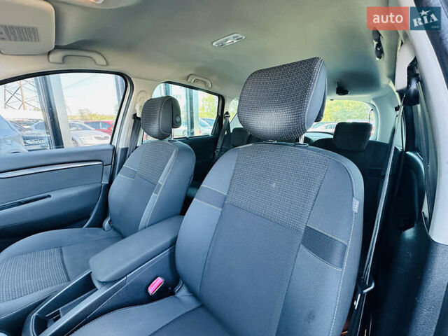 Рено Сценик 2009 в Харькове на Automoto.ua Серый Рено Сценик, объемом двигателя 1.6 л и пробегом 203 тыс. км за 7999 $, фото 20 на Automoto.ua