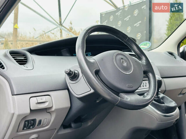 Серый Рено Сценик, объемом двигателя 1.6 л и пробегом 540 тыс. км за 6900 $, фото 14 на Automoto.ua