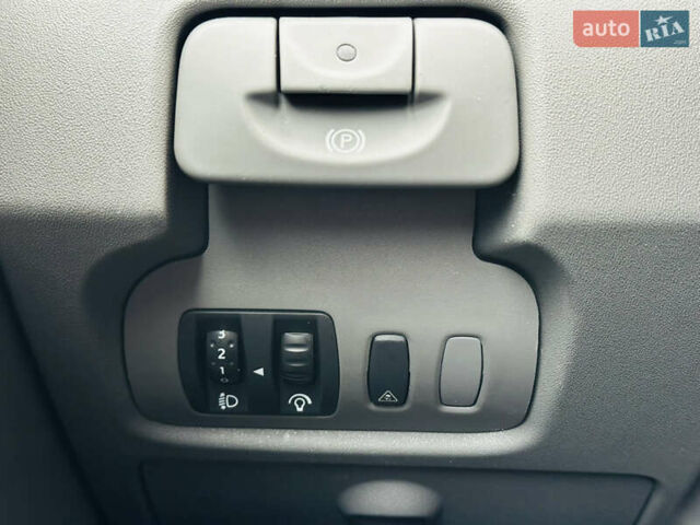 Серый Рено Сценик, объемом двигателя 1.6 л и пробегом 540 тыс. км за 6900 $, фото 29 на Automoto.ua