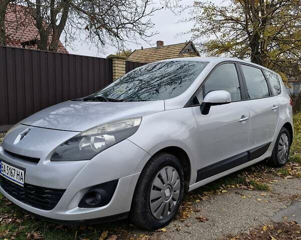 Серый Рено Сценик, объемом двигателя 1.46 л и пробегом 290 тыс. км за 6300 $, фото 2 на Automoto.ua