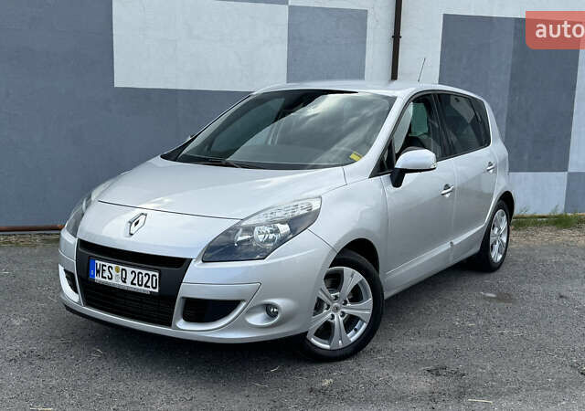 Рено Сценик 2009 в Виннице на Automoto.ua Серый Рено Сценик, объемом двигателя 0 л и пробегом 220 тыс. км за 7750 $, фото 1 на Automoto.ua