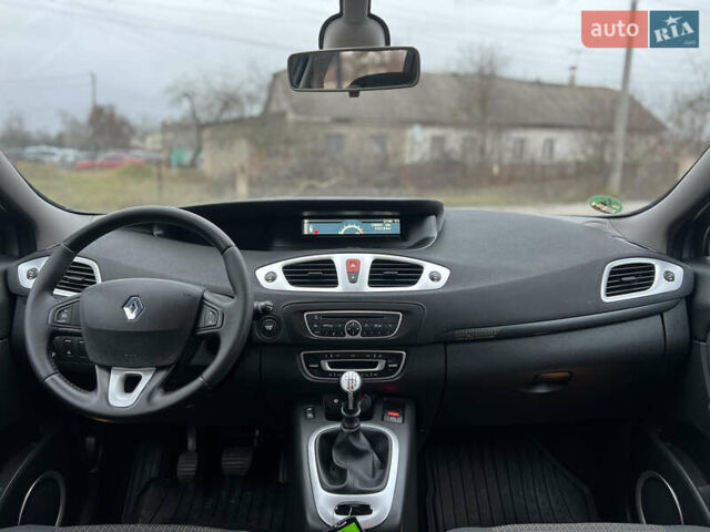 Сірий Рено Сценік, об'ємом двигуна 1.6 л та пробігом 176 тис. км за 7700 $, фото 22 на Automoto.ua