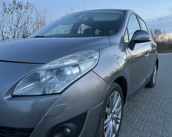 Серый Рено Сценик, объемом двигателя 1.5 л и пробегом 241 тыс. км за 5950 $, фото 2 на Automoto.ua