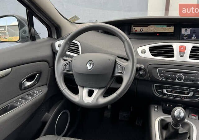 Рено Сценик 2009 в Виннице на Automoto.ua Серый Рено Сценик, объемом двигателя 0 л и пробегом 220 тыс. км за 7750 $, фото 51 на Automoto.ua