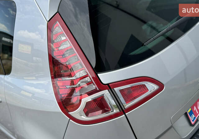 Рено Сценик 2009 в Виннице на Automoto.ua Серый Рено Сценик, объемом двигателя 0 л и пробегом 220 тыс. км за 7750 $, фото 27 на Automoto.ua