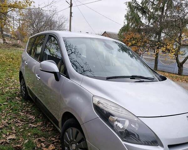 Серый Рено Сценик, объемом двигателя 1.46 л и пробегом 290 тыс. км за 6300 $, фото 1 на Automoto.ua