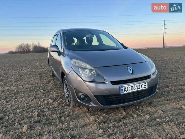 Серый Рено Сценик, объемом двигателя 1.9 л и пробегом 300 тыс. км за 6200 $, фото 94 на Automoto.ua
