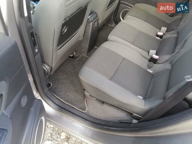 Серый Рено Сценик, объемом двигателя 1.6 л и пробегом 156 тыс. км за 7200 $, фото 11 на Automoto.ua