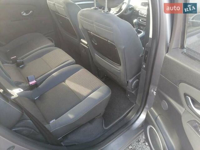 Серый Рено Сценик, объемом двигателя 1.6 л и пробегом 156 тыс. км за 7200 $, фото 15 на Automoto.ua