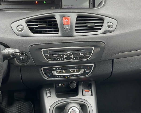 Сірий Рено Сценік, об'ємом двигуна 1.5 л та пробігом 268 тис. км за 6450 $, фото 24 на Automoto.ua