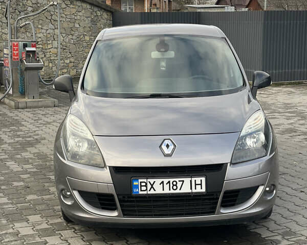 Сірий Рено Сценік, об'ємом двигуна 1.46 л та пробігом 290 тис. км за 5499 $, фото 1 на Automoto.ua