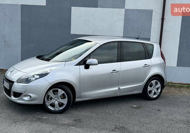 Рено Сценик 2009 в Виннице на Automoto.ua Серый Рено Сценик, объемом двигателя 0 л и пробегом 220 тыс. км за 7750 $, фото 5 на Automoto.ua