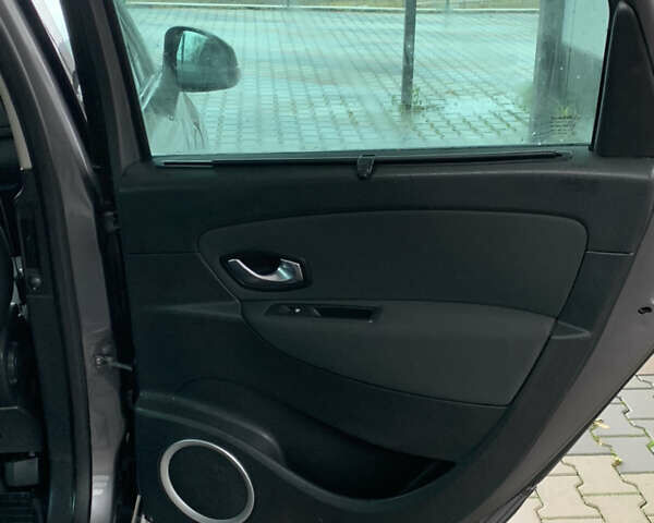 Серый Рено Сценик, объемом двигателя 1.6 л и пробегом 214 тыс. км за 7350 $, фото 45 на Automoto.ua