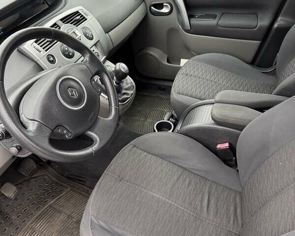 Серый Рено Сценик, объемом двигателя 2 л и пробегом 216 тыс. км за 5000 $, фото 3 на Automoto.ua