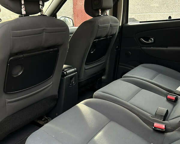 Серый Рено Сценик, объемом двигателя 1.5 л и пробегом 241 тыс. км за 5950 $, фото 22 на Automoto.ua