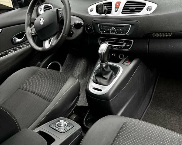 Серый Рено Сценик, объемом двигателя 2 л и пробегом 272 тыс. км за 6800 $, фото 25 на Automoto.ua