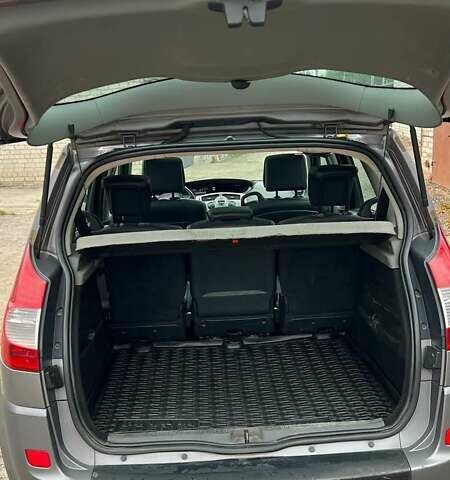 Сірий Рено Сценік, об'ємом двигуна 1.5 л та пробігом 390 тис. км за 5500 $, фото 7 на Automoto.ua