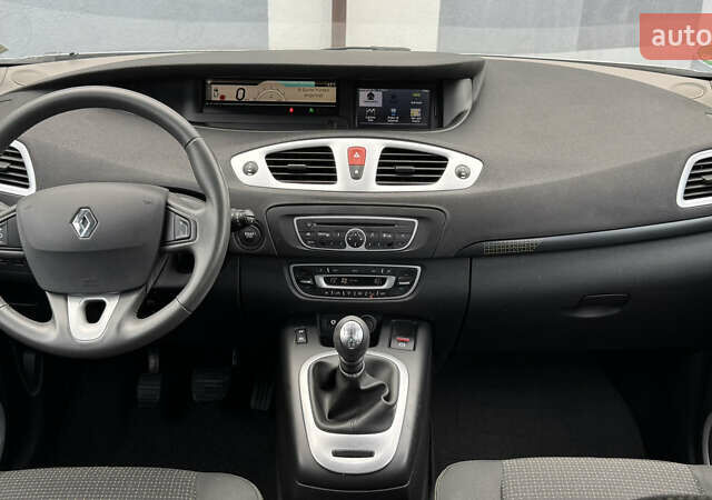 Рено Сценик 2009 в Виннице на Automoto.ua Серый Рено Сценик, объемом двигателя 0 л и пробегом 220 тыс. км за 7750 $, фото 49 на Automoto.ua