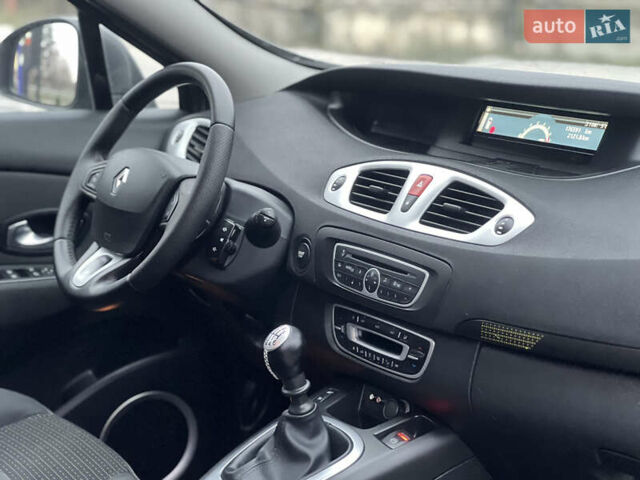 Сірий Рено Сценік, об'ємом двигуна 1.6 л та пробігом 176 тис. км за 7700 $, фото 24 на Automoto.ua