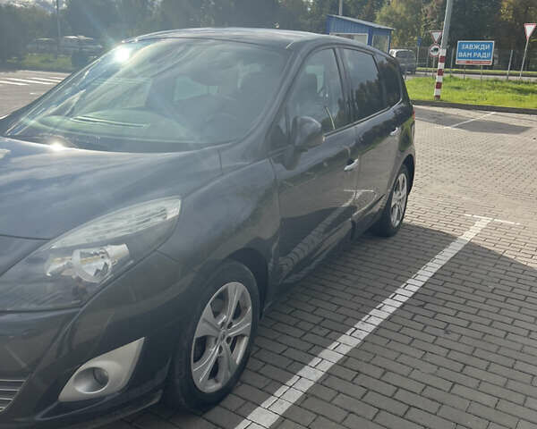 Сірий Рено Сценік, об'ємом двигуна 1.6 л та пробігом 148 тис. км за 6800 $, фото 2 на Automoto.ua