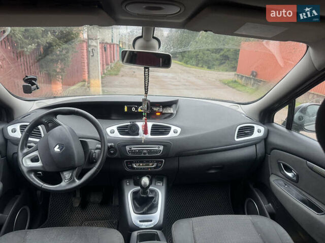 Сірий Рено Сценік, об'ємом двигуна 1.46 л та пробігом 256 тис. км за 5700 $, фото 11 на Automoto.ua