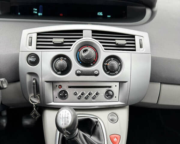 Рено Сценік 2009 у Луцьку на Automoto.ua Сірий Рено Сценік, об'ємом двигуна 1.6 л та пробігом 210 тис. км за 5400 $, фото 7 на Automoto.ua