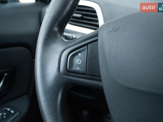 Серый Рено Сценик, объемом двигателя 2 л и пробегом 130 тыс. км за 8200 $, фото 26 на Automoto.ua