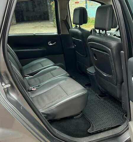 Сірий Рено Сценік, об'ємом двигуна 1.5 л та пробігом 390 тис. км за 5500 $, фото 3 на Automoto.ua