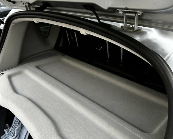 Серый Рено Сценик, объемом двигателя 2 л и пробегом 272 тыс. км за 6800 $, фото 20 на Automoto.ua