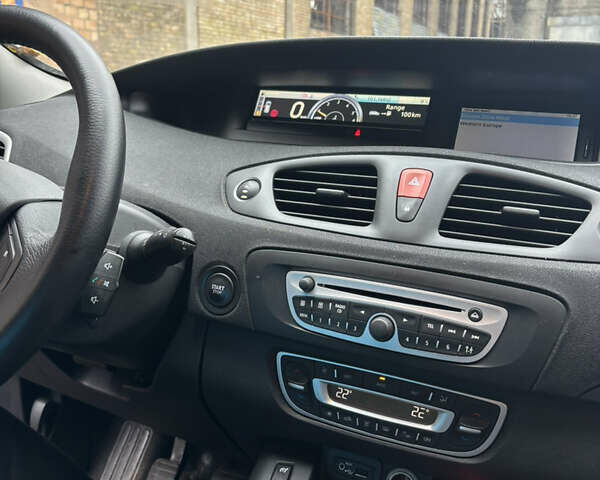 Серый Рено Сценик, объемом двигателя 1.87 л и пробегом 320 тыс. км за 6300 $, фото 13 на Automoto.ua