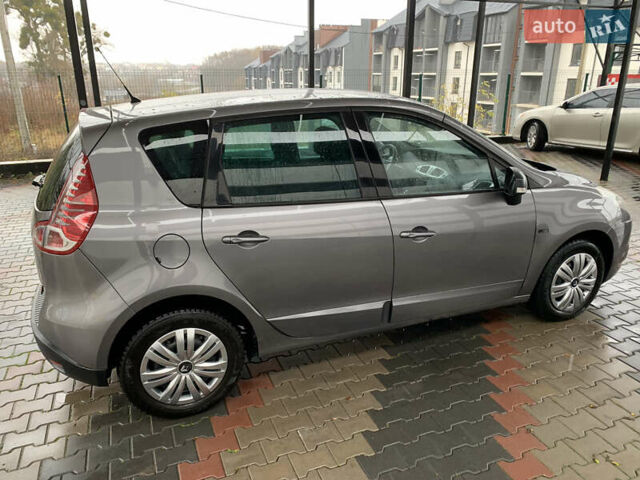 Серый Рено Сценик, объемом двигателя 1.6 л и пробегом 214 тыс. км за 7350 $, фото 15 на Automoto.ua